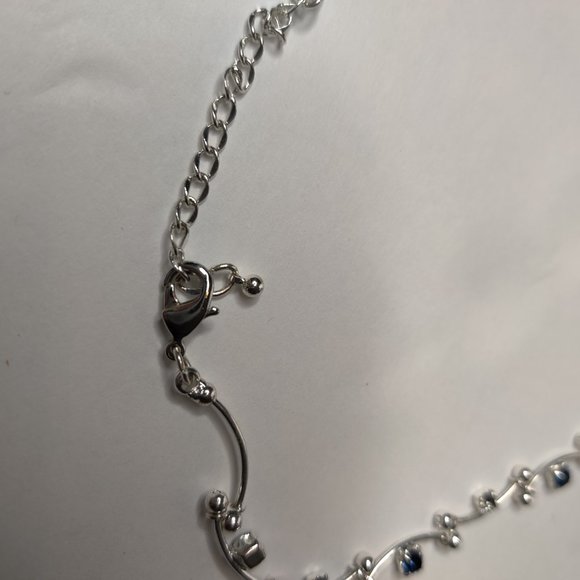 LOVELY NECKLACE WITH CRYSTAL ACCENTS - Picture 9 of 9